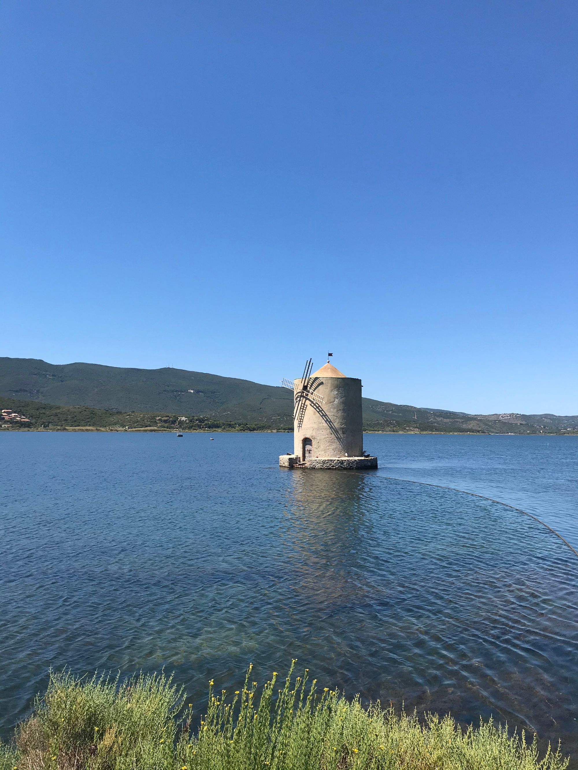 To See the Sea in Tuscany